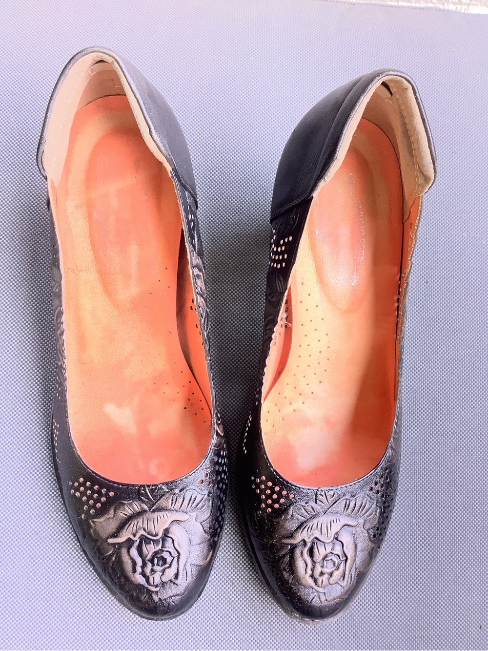 Black Floral Embossed Women's Leather low heels